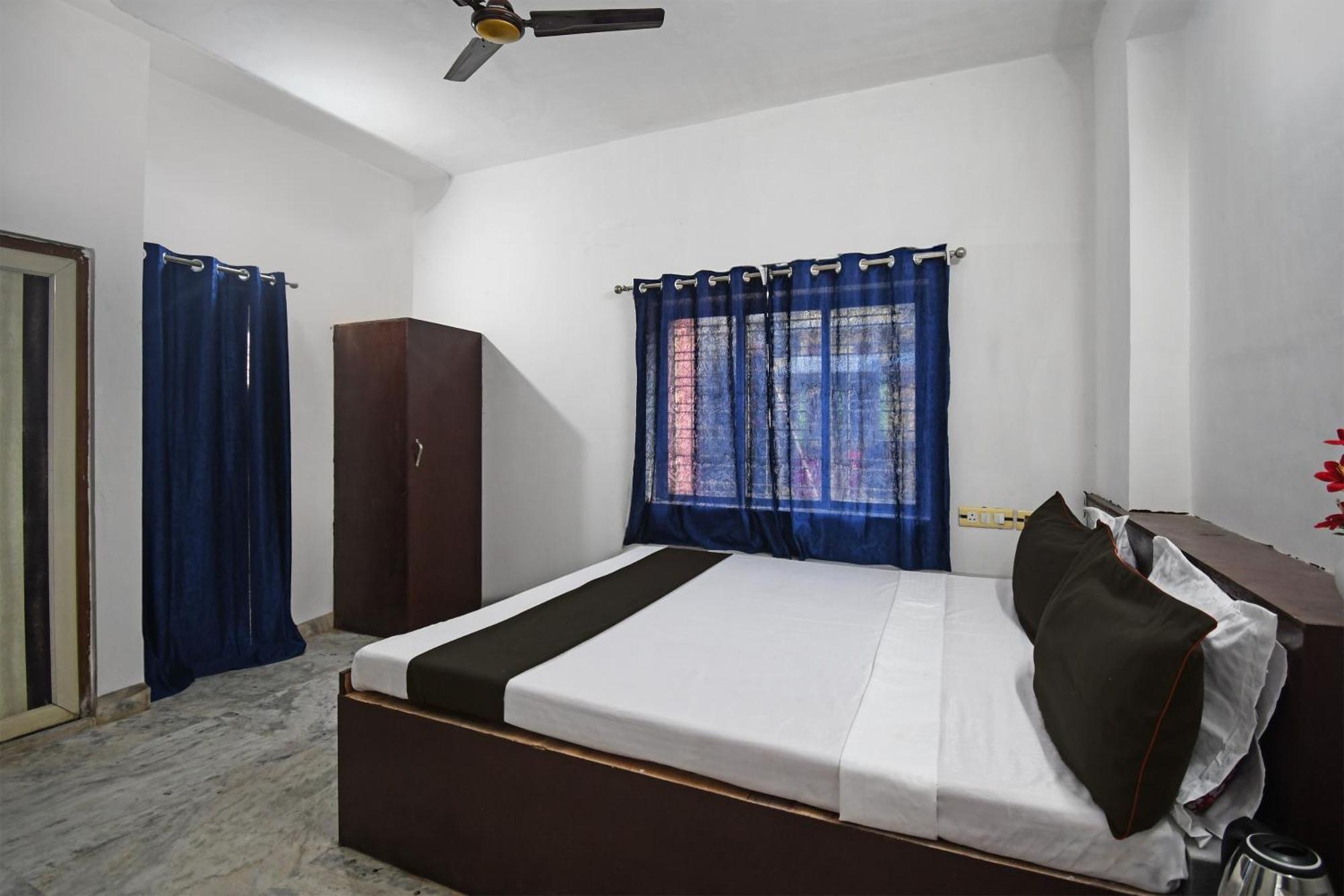 Oyo Hotel Chinar Park Калькутта Экстерьер фото