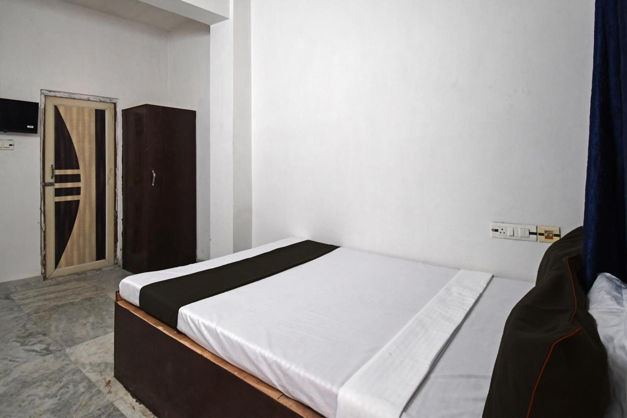 Oyo Hotel Chinar Park Калькутта Экстерьер фото