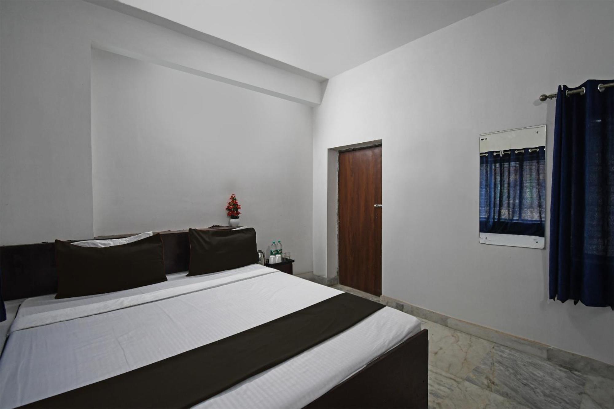 Oyo Hotel Chinar Park Калькутта Экстерьер фото